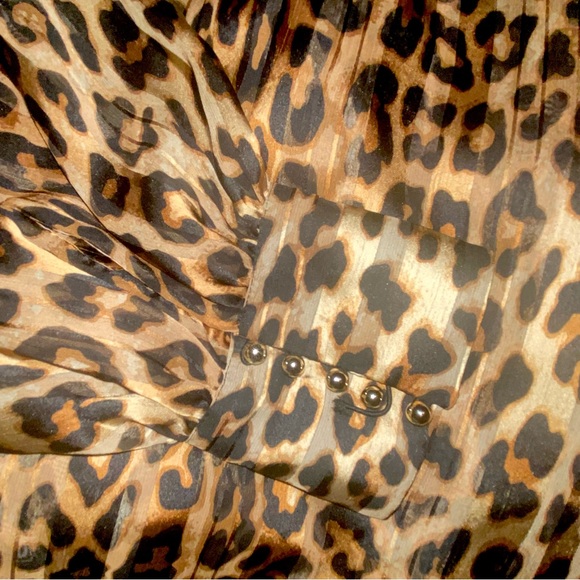 Brand New -H&M Leopard Blouse -Size Medium - Picture 6 of 7